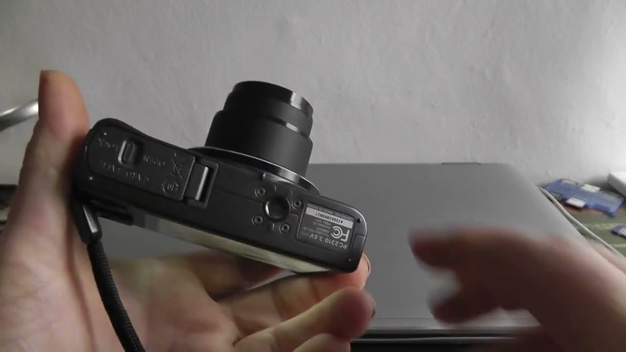 Canon PowerShot SX620 HS 20.2MP  superzoom class,