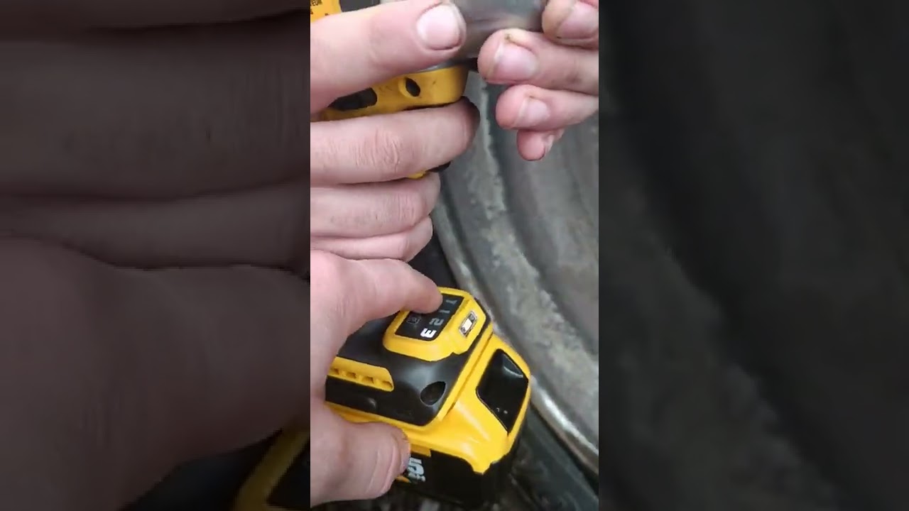 DCF 900 лучший гайковëрт от DeWALT