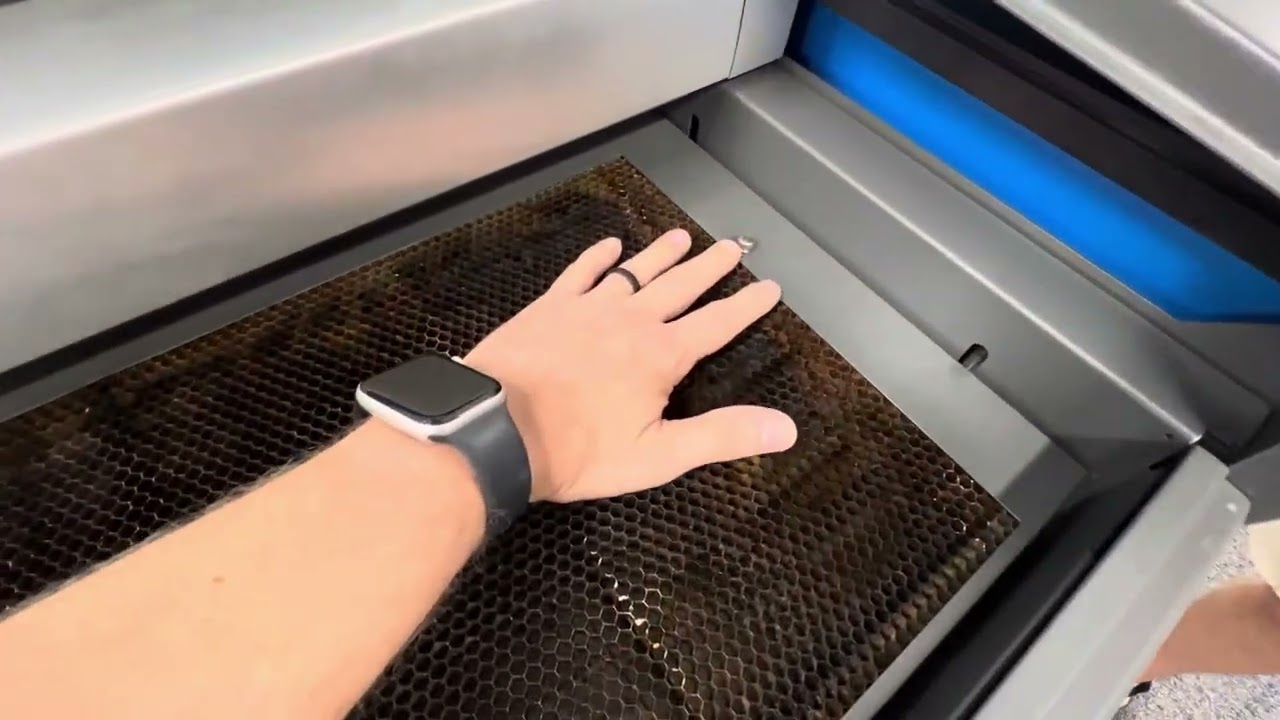 Seating the Cutting Table Properly in a Universal VLS desktop system