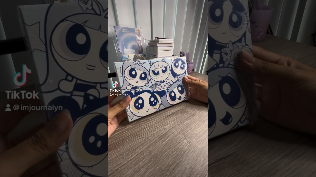 New Jeans album unboxing 💿  #kpop #kpopunboxing #newjeans #newjeansunboxing #kpopalbumunboxing