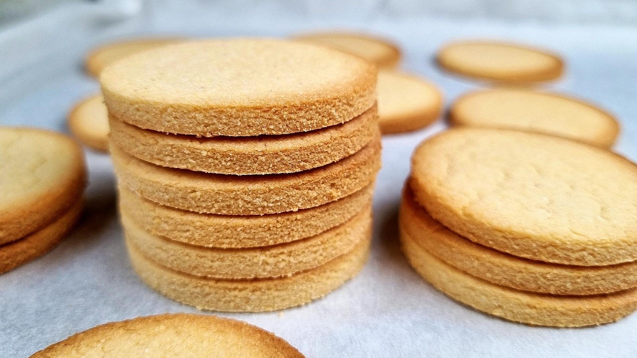 Crispy Coconut Cookies – Buttery, Crunchy, and So Easy to Make - Cookie Corner