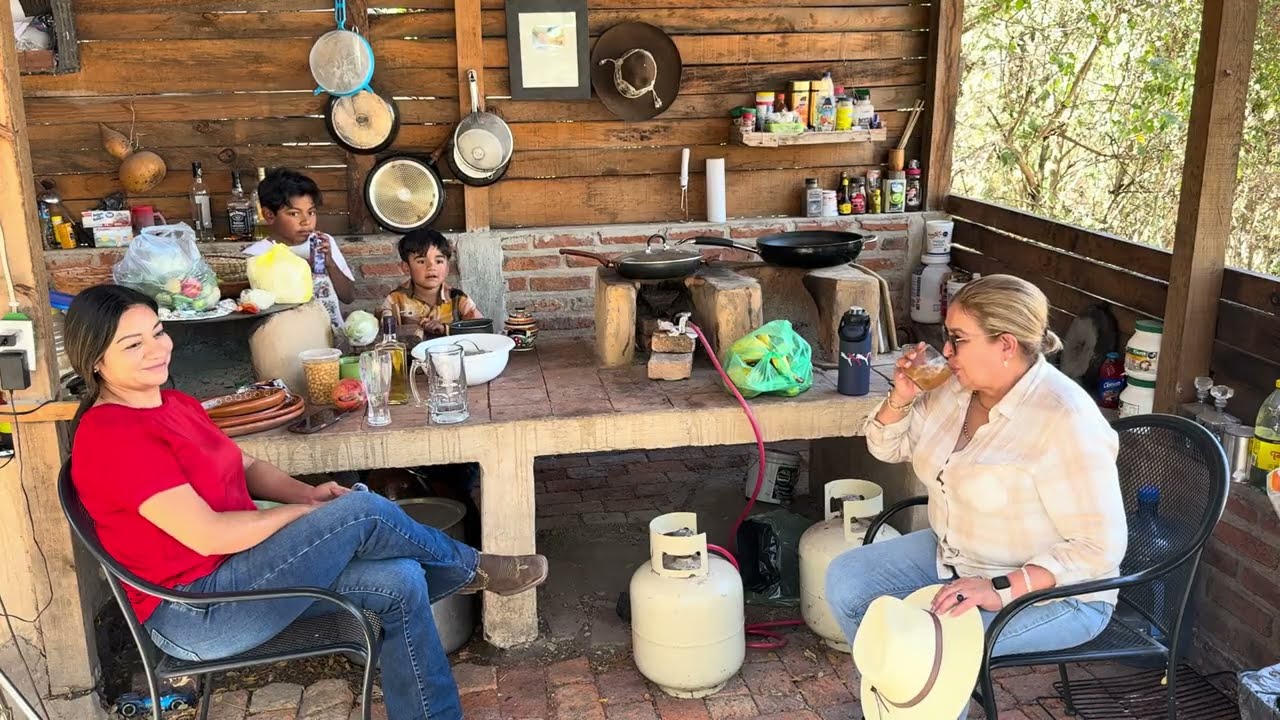 Kesia Contenta con VISITA en el Rancho! 