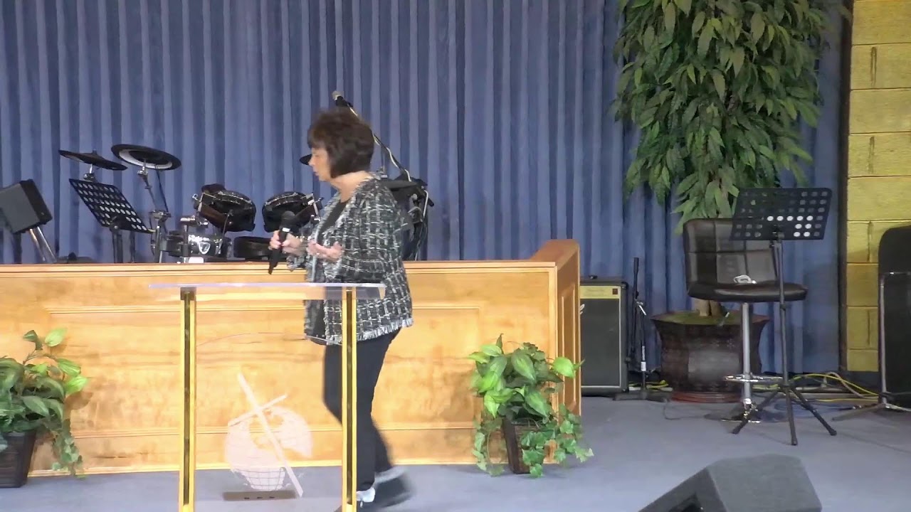 Sunday Prayer Service: God Never Lets Us Go!