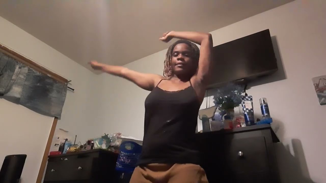 MD Dances To Wannabe By Spice Girls