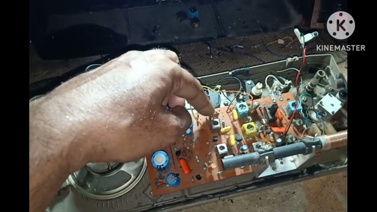 How u repair philips minor table model radio ...unknown video...