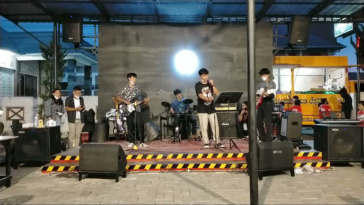 Dorguk Cafe Live Music