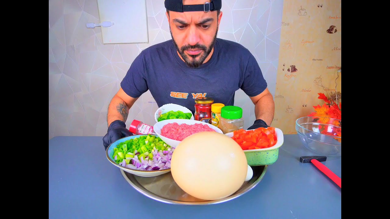 المخلمة العراقية على اصولها ببيضة نعامة كبيرة - طبخ واكل Iraqi Makhlama Ostrich Egg Recipe & Mukbang