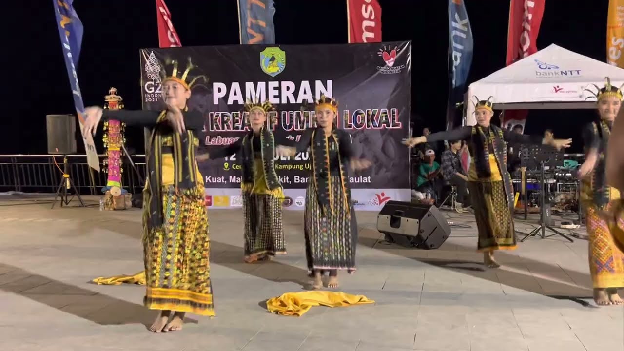 Tarian Tradisional Labuan Bajo Manggarai Barat Pulau Flores NTT