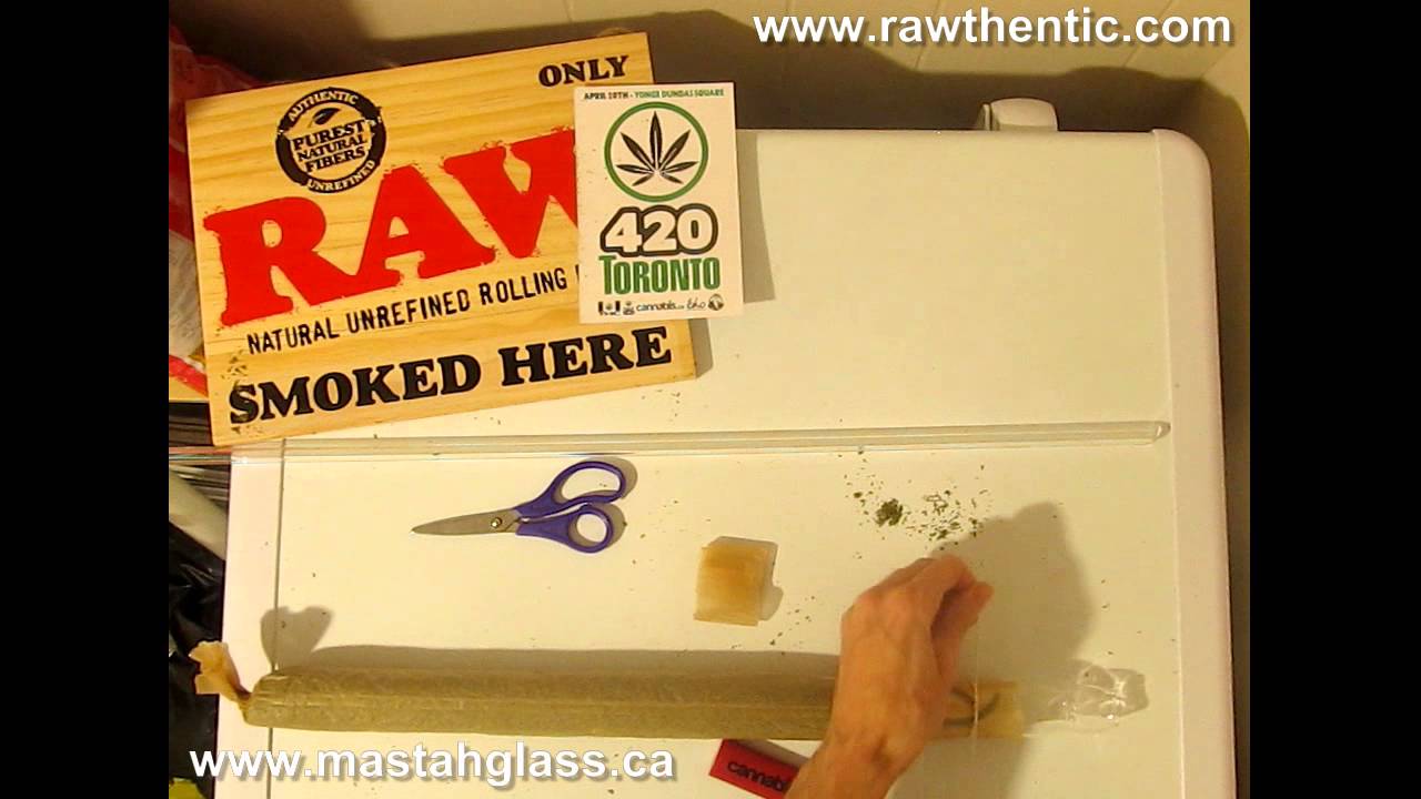 Rolling a 95 GRAM Joint for the Toronto Hashmob and 420Toronto!