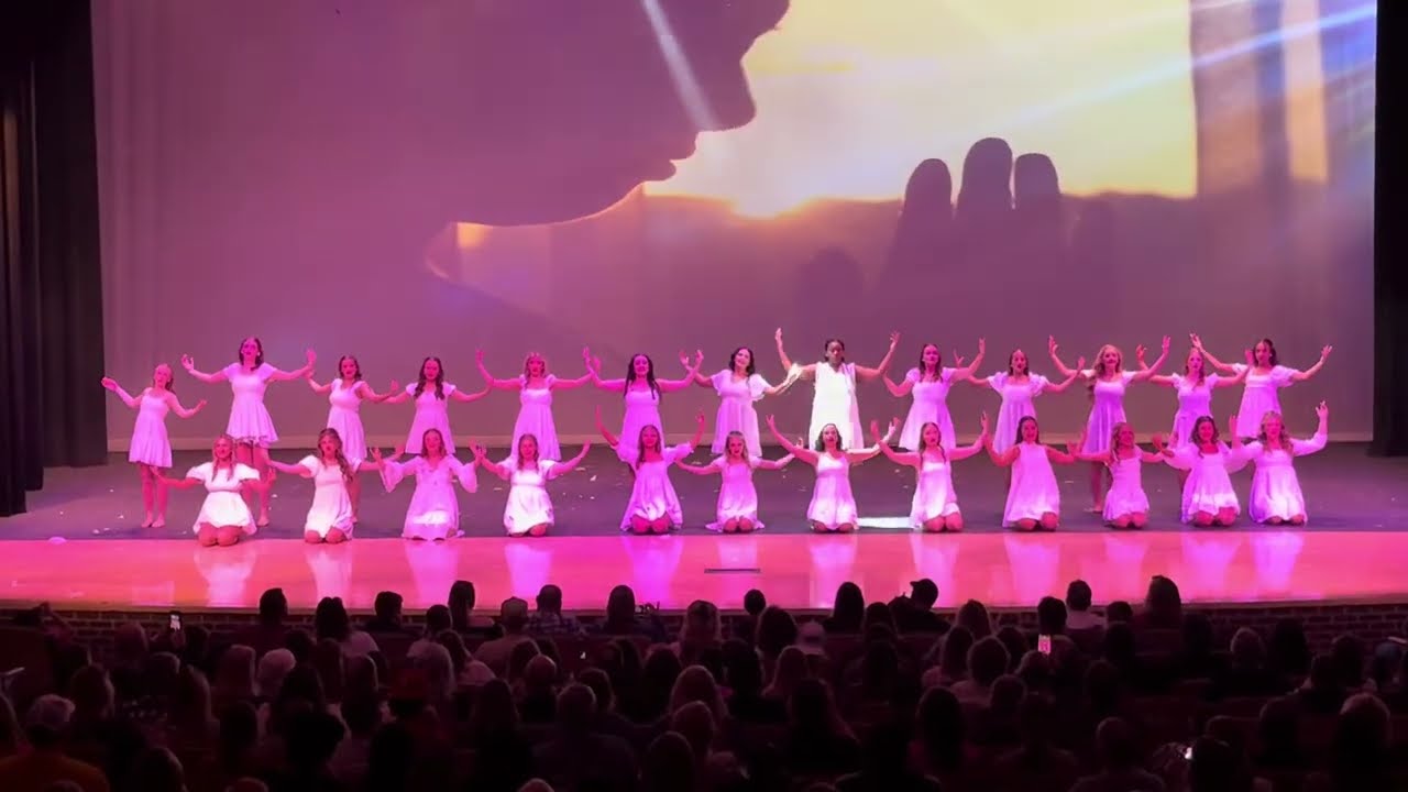 Stingerette Spring Show 2025: En Croix