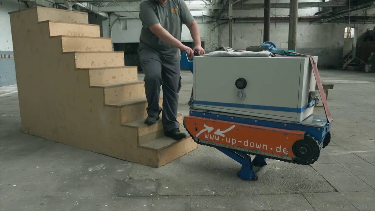 Tresortransport, 500 KG werden über eine Treppe transportiert!