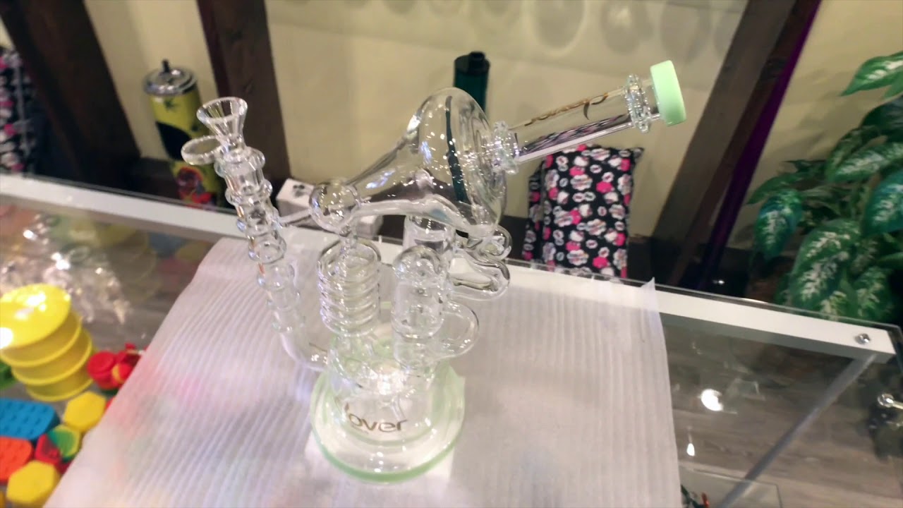 Clover Glass Water Pipe