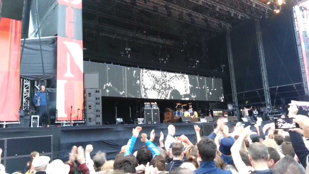 The Stone Roses - I Wanna Be Adored (Live in Finsbury Park)