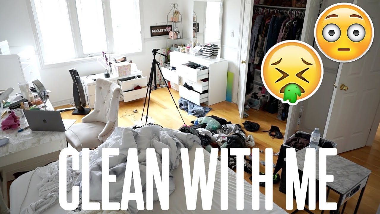 CLEANING MY ROOM