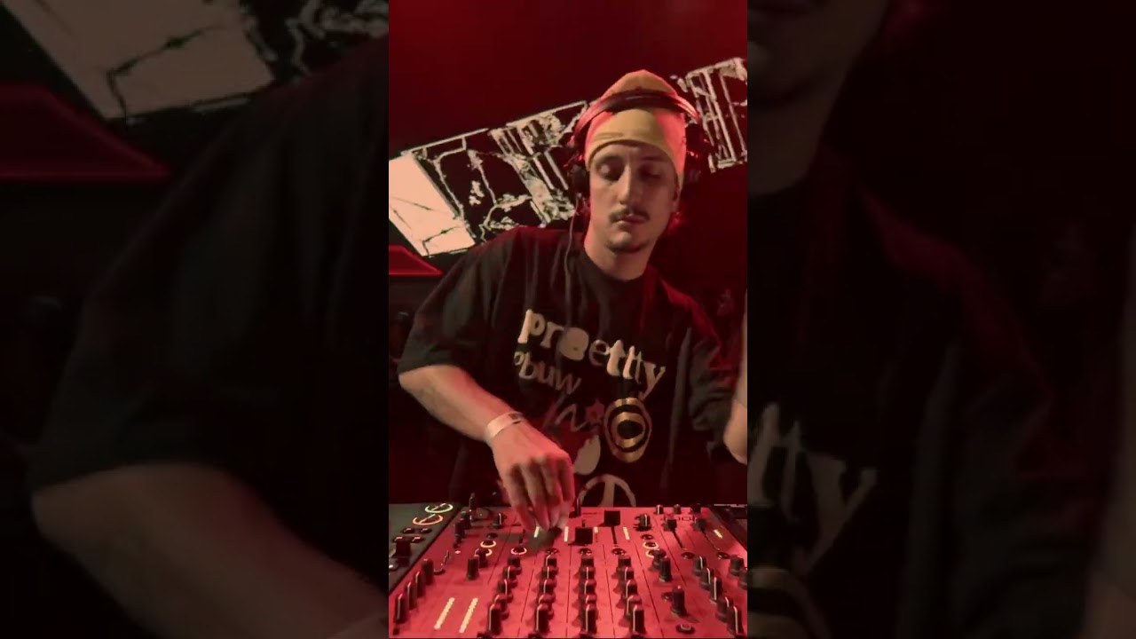 Adrian Mills aka 2High seshing London 😈 🔊