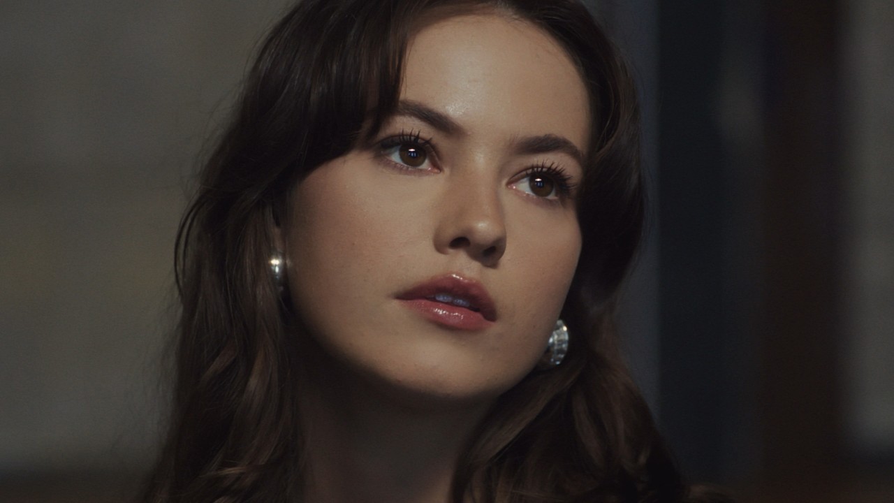 Bea - Can't Help Falling Out Of Love