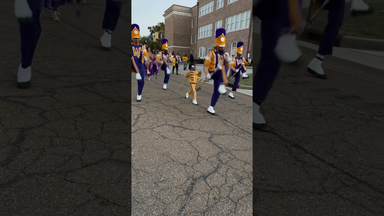 Alcorn St Funky Four Drum Majors 💜💛💂🏾&zwj;♀️💂🏾&zwj;♀️💂🏾&zwj;♀️💂🏾&zwj;♀️