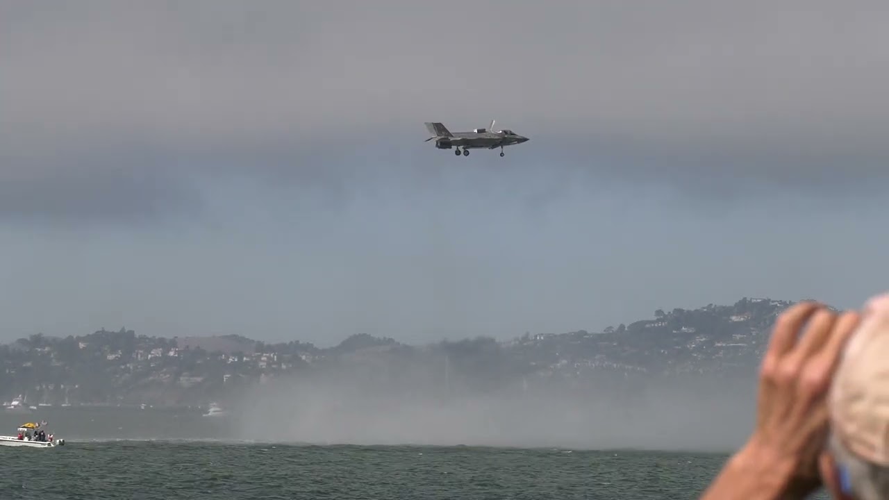 F35-B Vertical Demo (VTOL) - San Francisco Fleet Week
