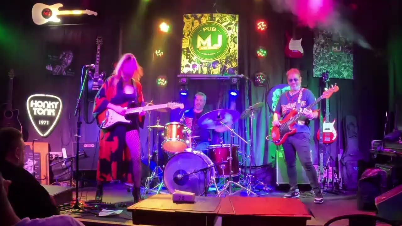 Belén Medina en Mr Jones, Tributo a Jimi Hendrix