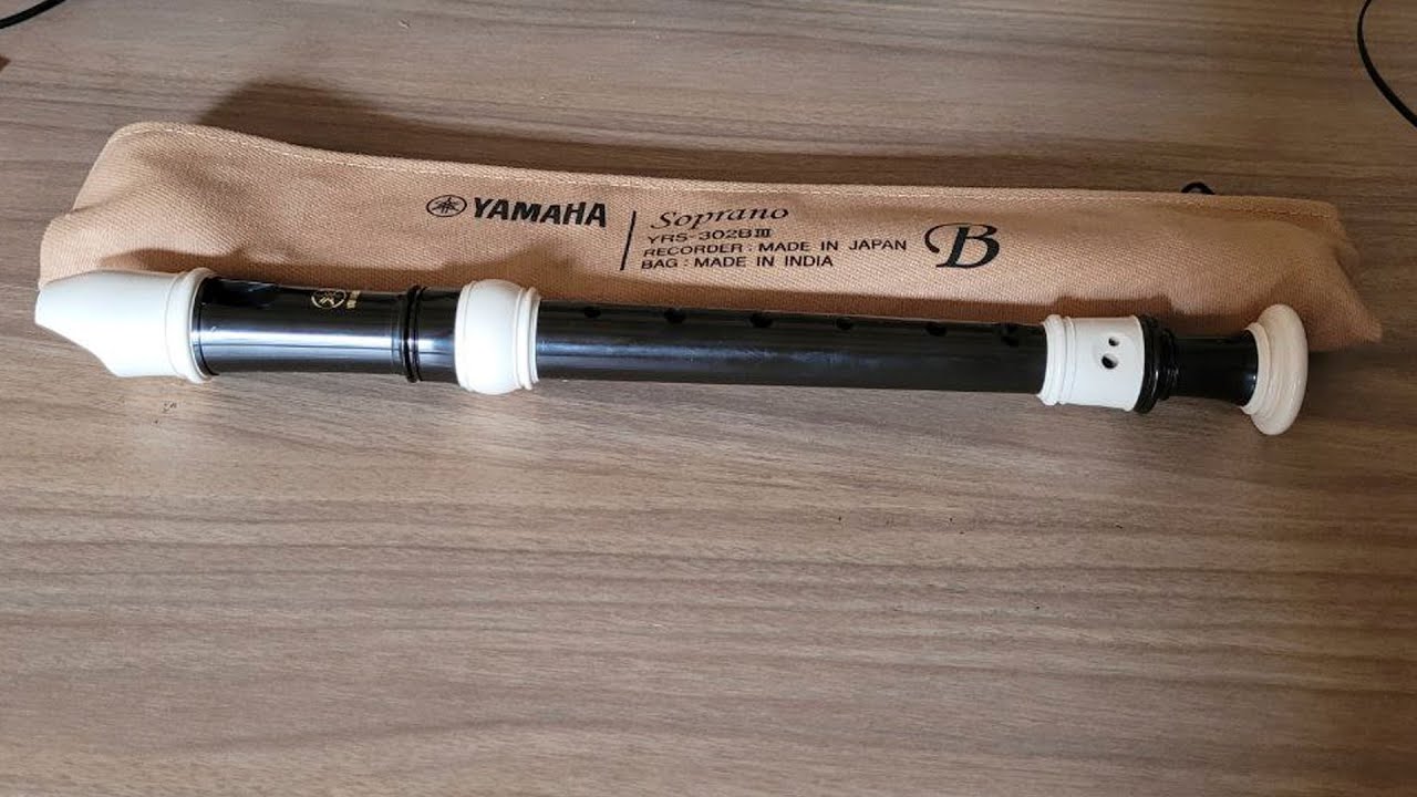 Flauta doce Soprano - Yamaha YRS 302B III - Tirando da caixa