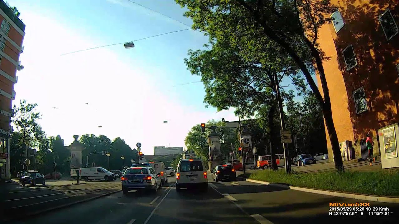 D: München (Munich). Fahrt durch die Innenstadt. Teil 3. Mai 2015