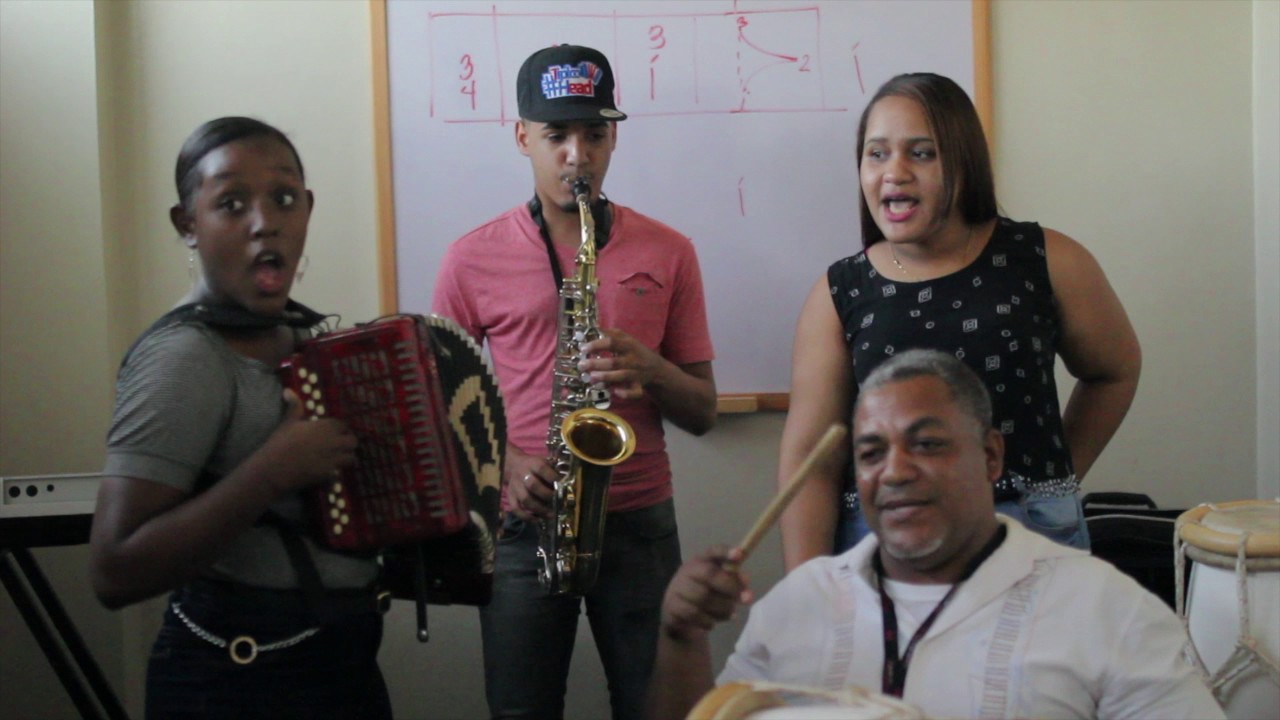 Escuela de M&uacute;sica T&iacute;pica &Ntilde;ico Lora