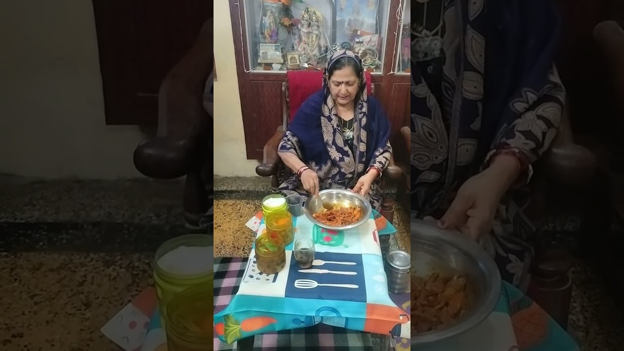 Gajar ka achar 