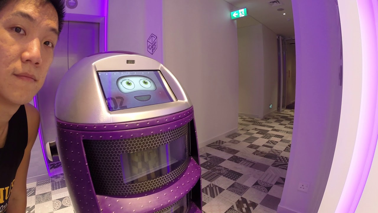 Yotel Review Singapore Orchard Stalk Robot