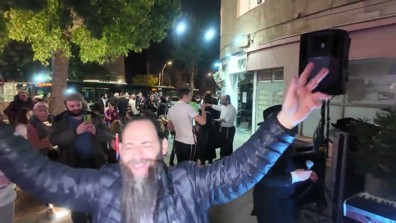 הכנסת ספר תורה וחגיגת סיום הרמב״ם בית חב״ד רחביה בראשותו השליח של הרב ישראל גולדברג שיח׳ חלק 3