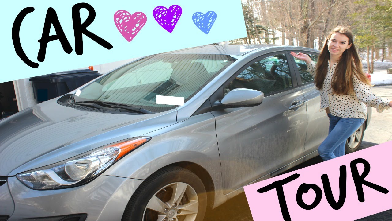CAR TOUR: Whats in my car?!
