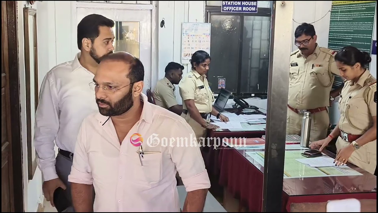 Congress leader Sunil Kawthankar arrived at the Old Goa Police Station.