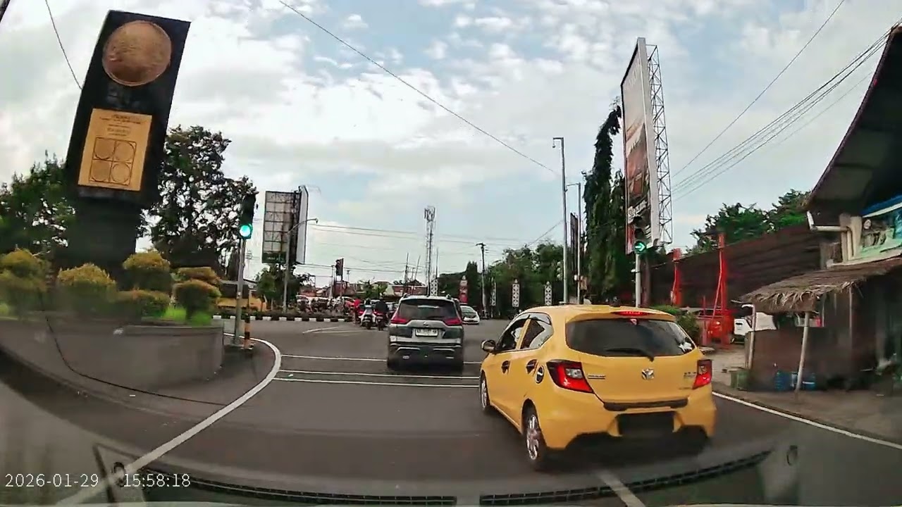 POV Driving Indonesia | Surakarta | Perempatan Ngemplak - Masjid Syekh Zayed - SDTQ Al Abidin