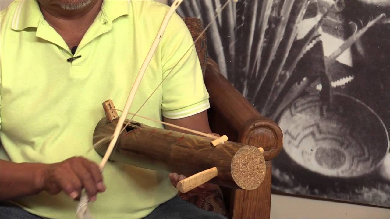 Apache fiddle maker Anthony Belvado at SAR