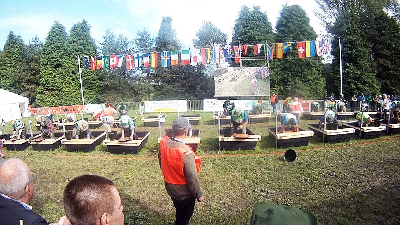 World Gold Panning Championships 2017   Moffat  Scotland
