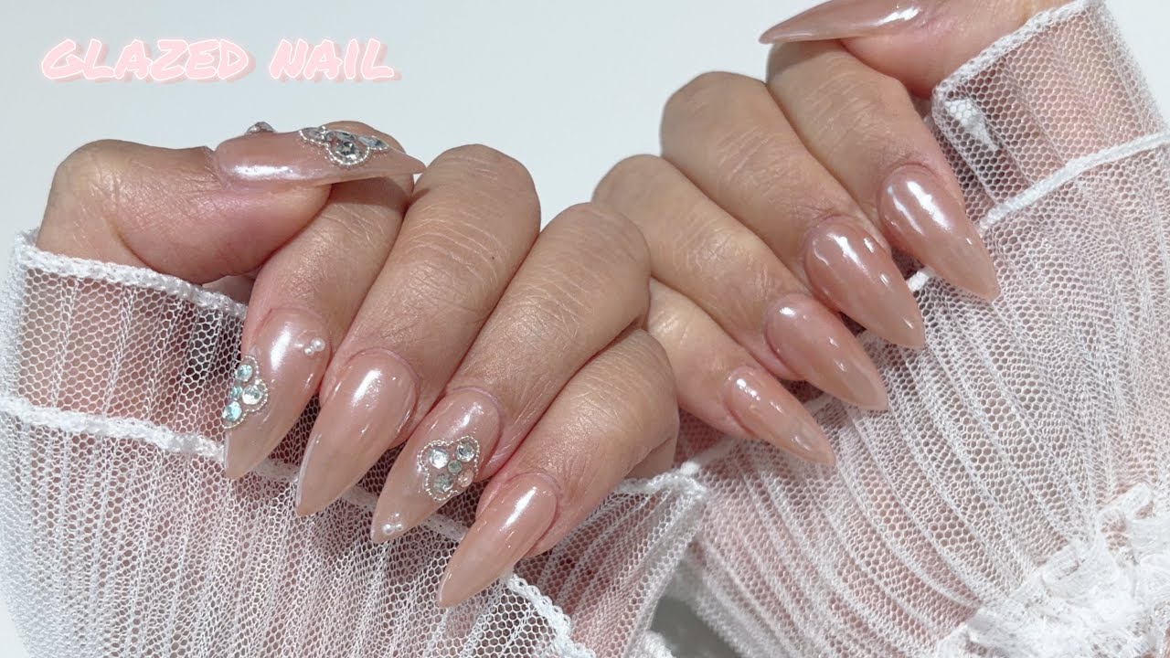 Нюдовый glazed-маникюр с акцентной деталью в стиле Van Cleef ✨ | Самостоятельный маникюр | ASMR