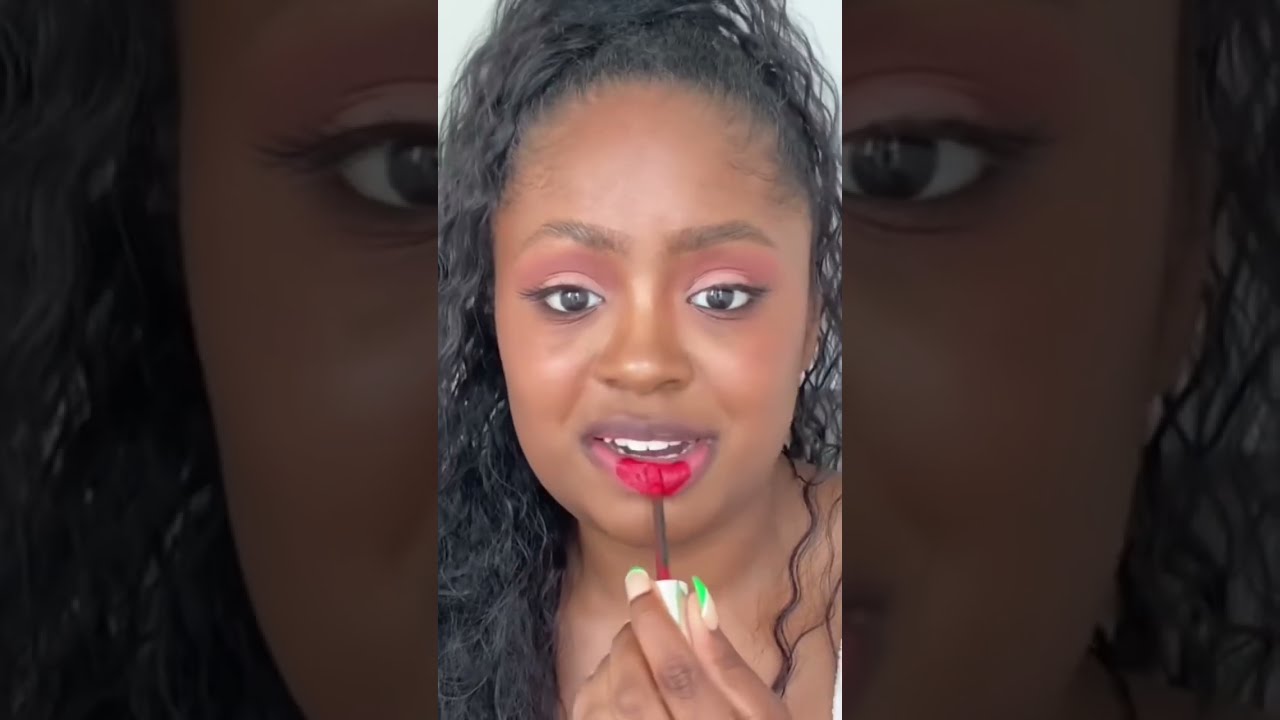 THIS LIPGLOSS WONT COME OFF 😳