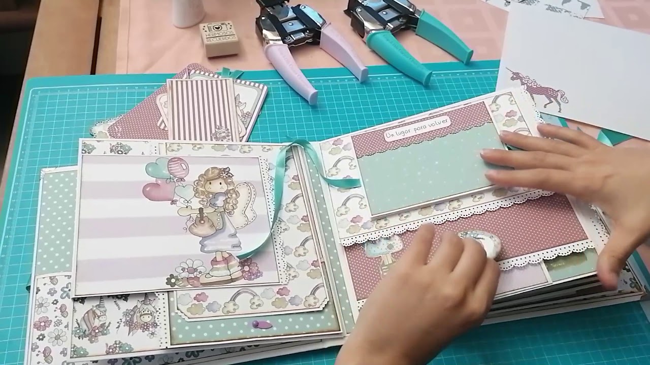 Album Scrapbooking Unicornios