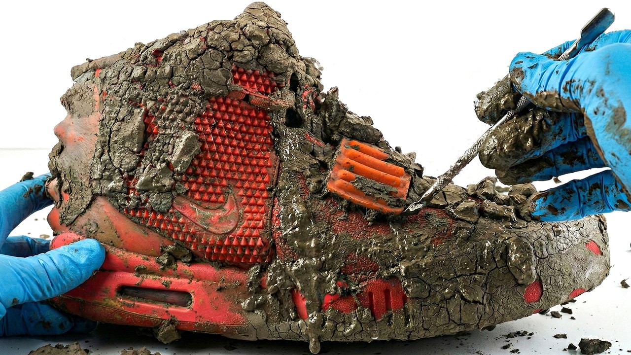 I Cleaned The DIRTIEST $15,000 Nike Yeezy 2 Red October Sneaker!