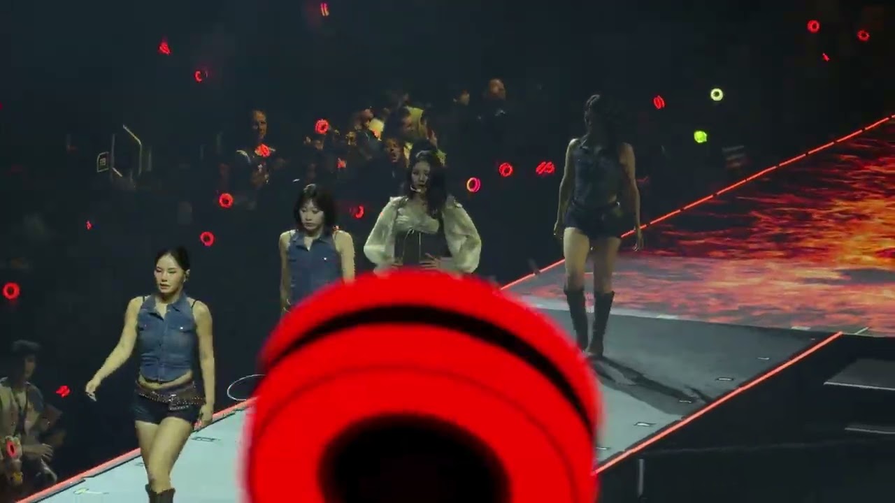 260227 TWICE - RIGHT HAND GIRL THIS IS FOR WORLD TOUR ATLANTA