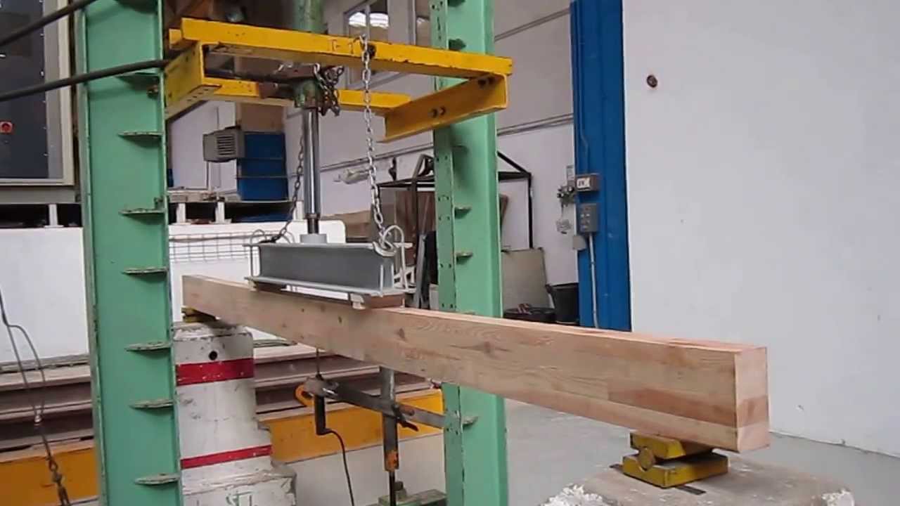 ENSAYO FLEXIÓN VIGA LAMINADA - MADERA - VISTA 2