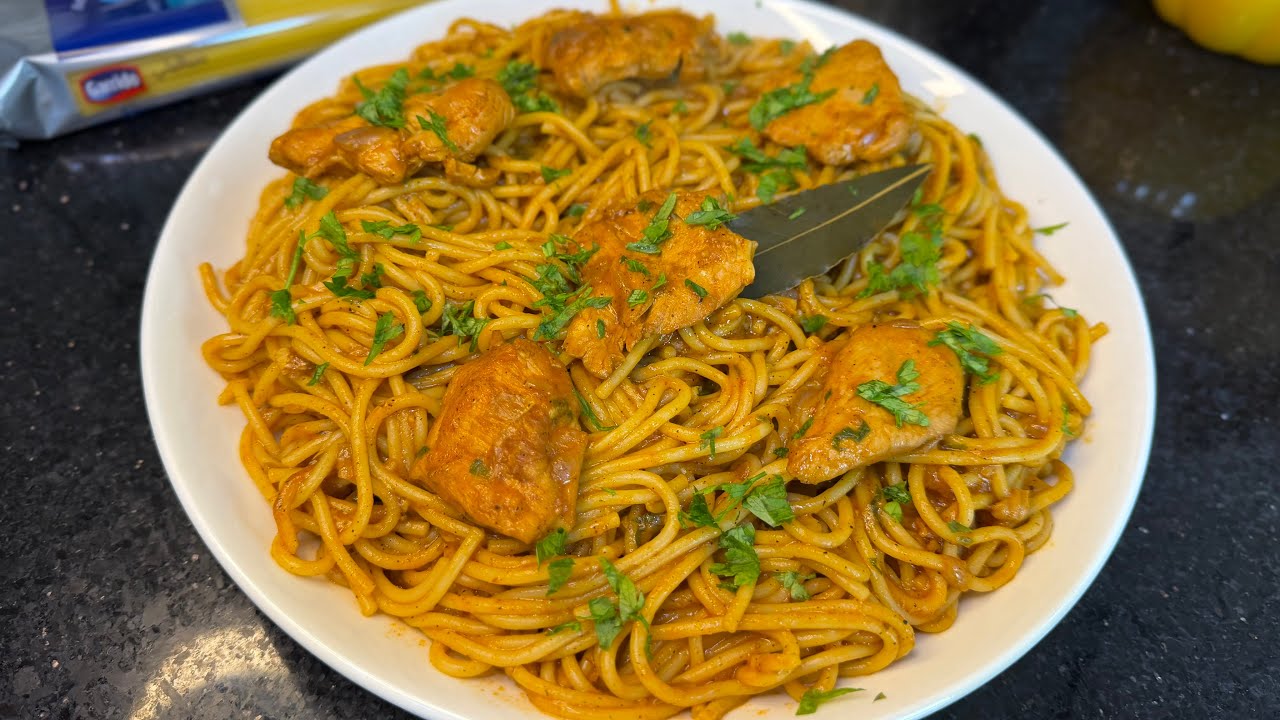 جبتلكم سر بنة سباڤيطي تاع المطاعم🍝مش شرط اللحم باش تجي بنينة غير بصلصة حمراء ويجي معسل وميدم روعة 😋