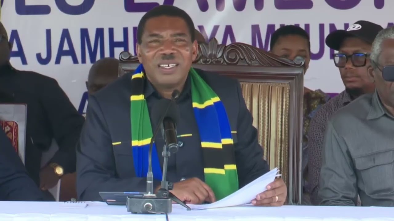 WAZIRI MKUU ANAZUNGUMZA NA WANANCHI WA LAELA-SUMBAWANGA