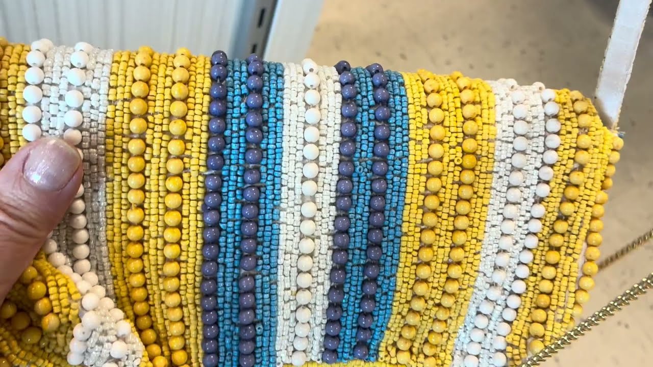 Andiamo da TjMaxx a Guardare le borse virali &lsquo;beaded&rsquo;