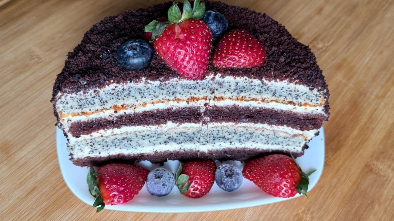 Mohn und Schokolade mit warmer Quarkcreme.  Zarter hausgemachter Kuchen