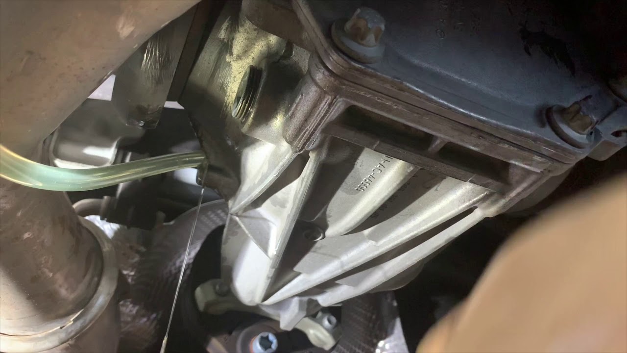 W205 differential oil change