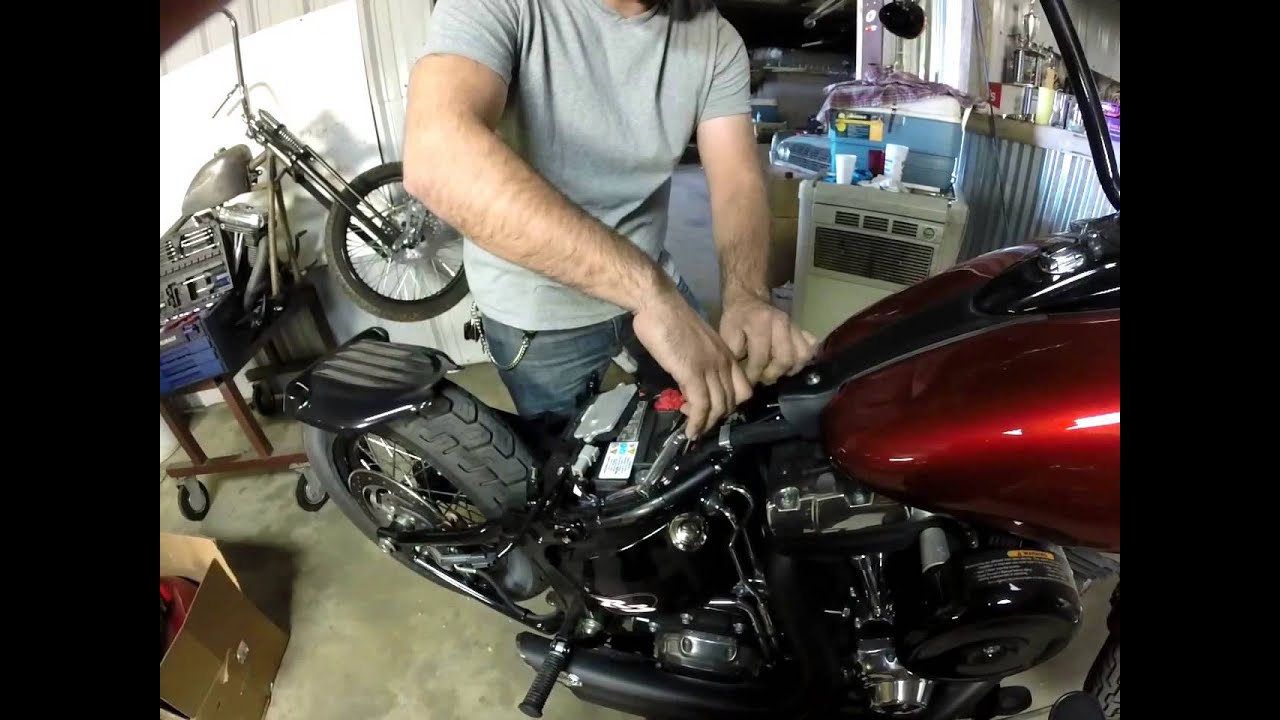Shadetree Fabrications fender and solo seat kit install video for the Slim P1