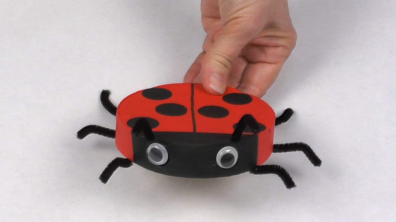 Comment faire une coccinelle avec une boîte à fromage