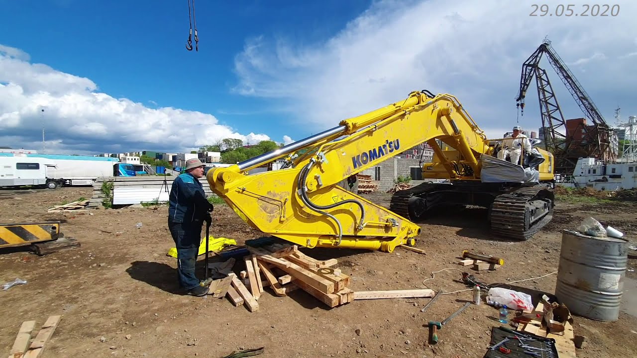 Сборка экскаватора KOMATSU PC400 в полевых условиях.
