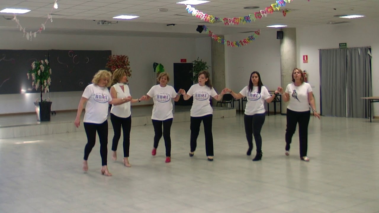Baile en grupo meneito de Sirtaki griego