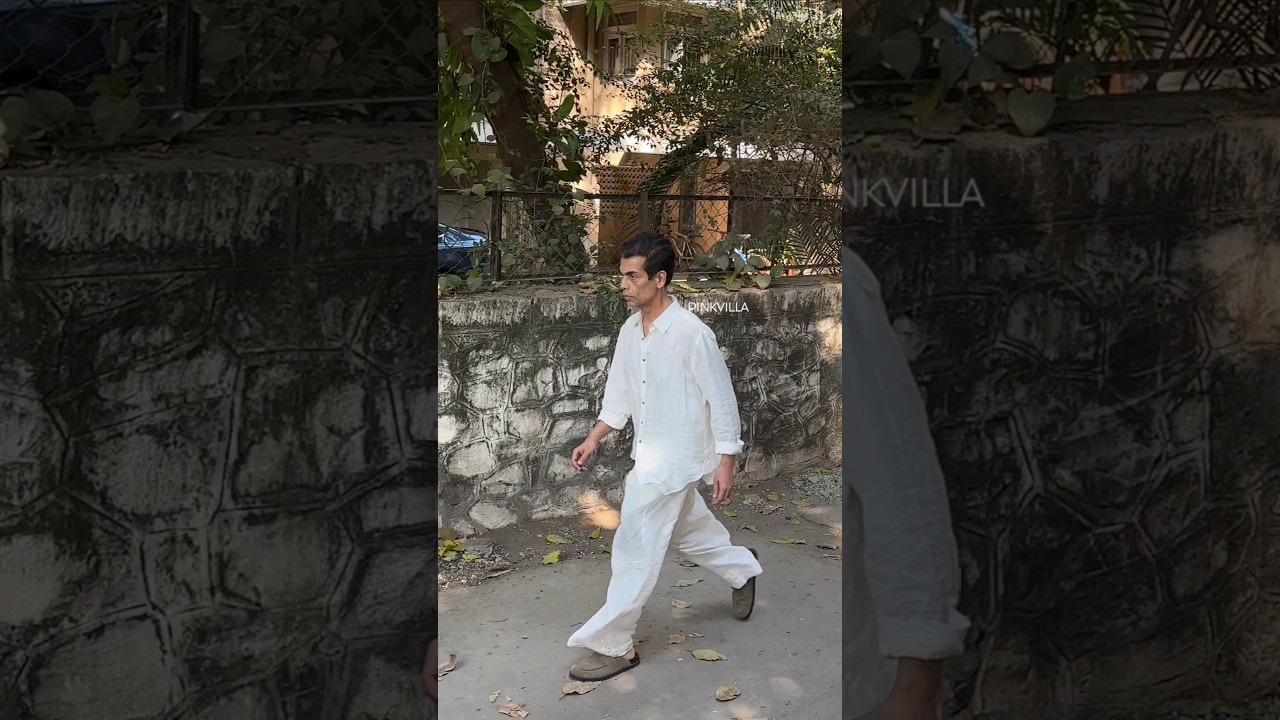 Karan Johar Arrives At Ayan Mukerji's Father's Last Rites 💔 | #shorts #bollywood #trending